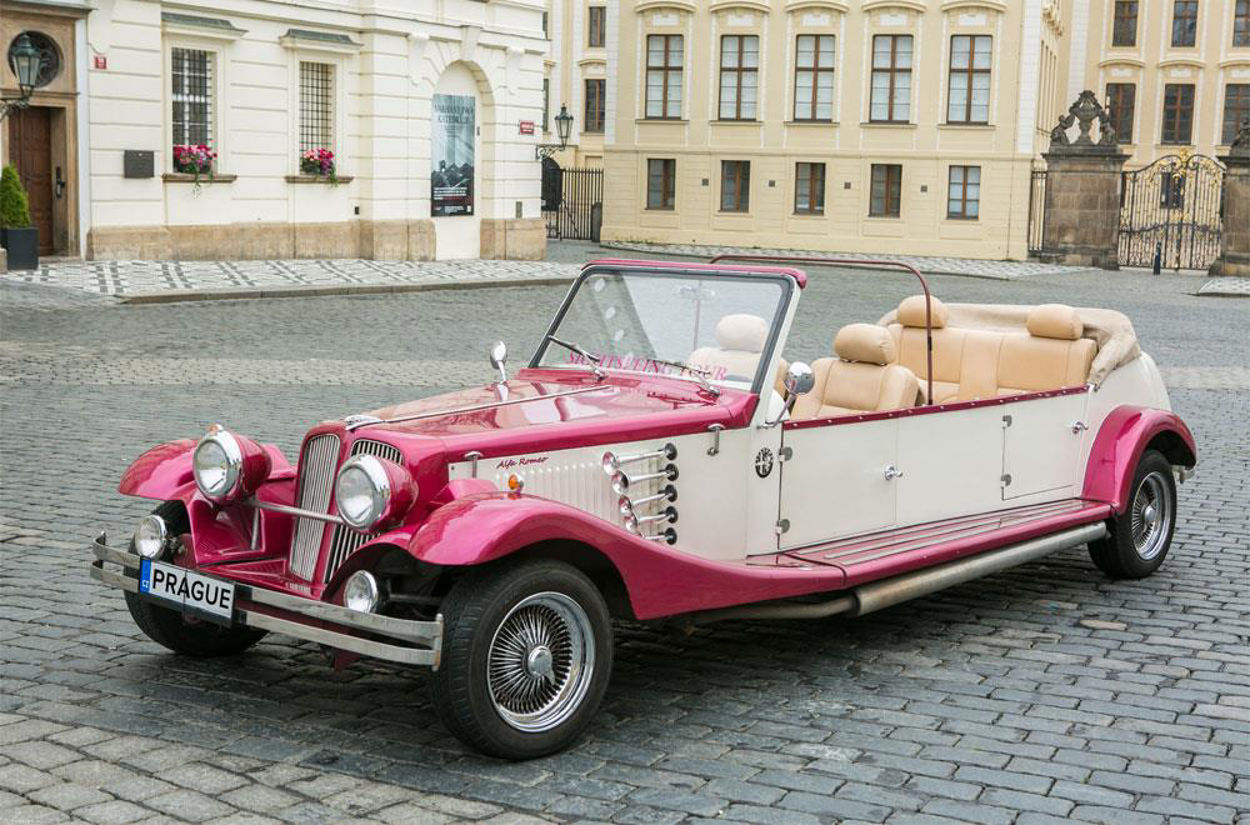 Vintage Car Tour to Karlštejn Castle