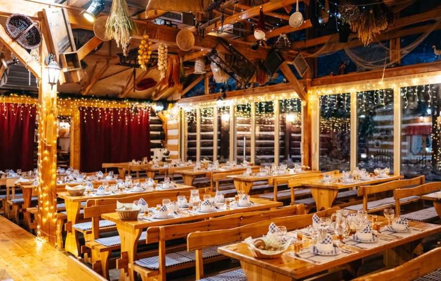 Folklore Garden Folklore Dinner with Unlimited Drinks 4course Menu